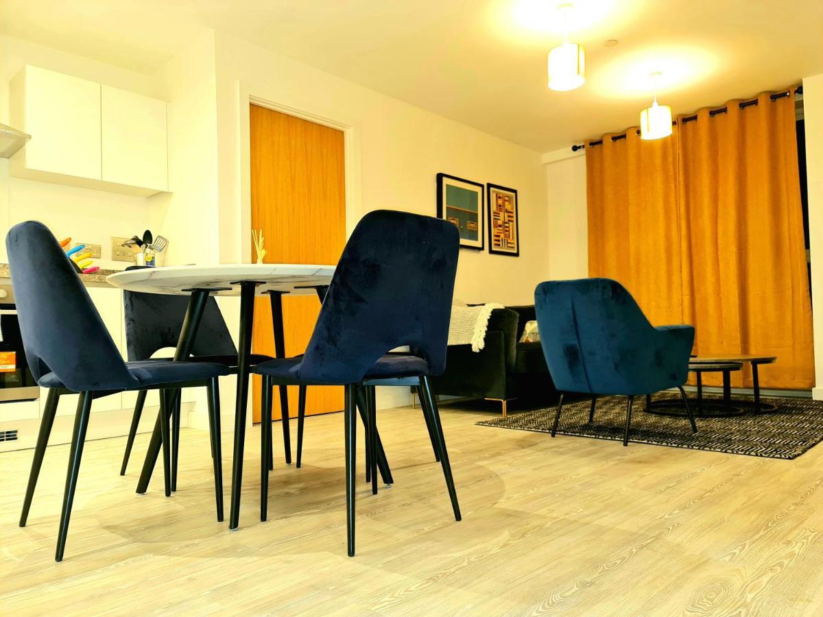 Exquisite Cosy 2-Bed Apartment In Salford Manchester Kültér fotó