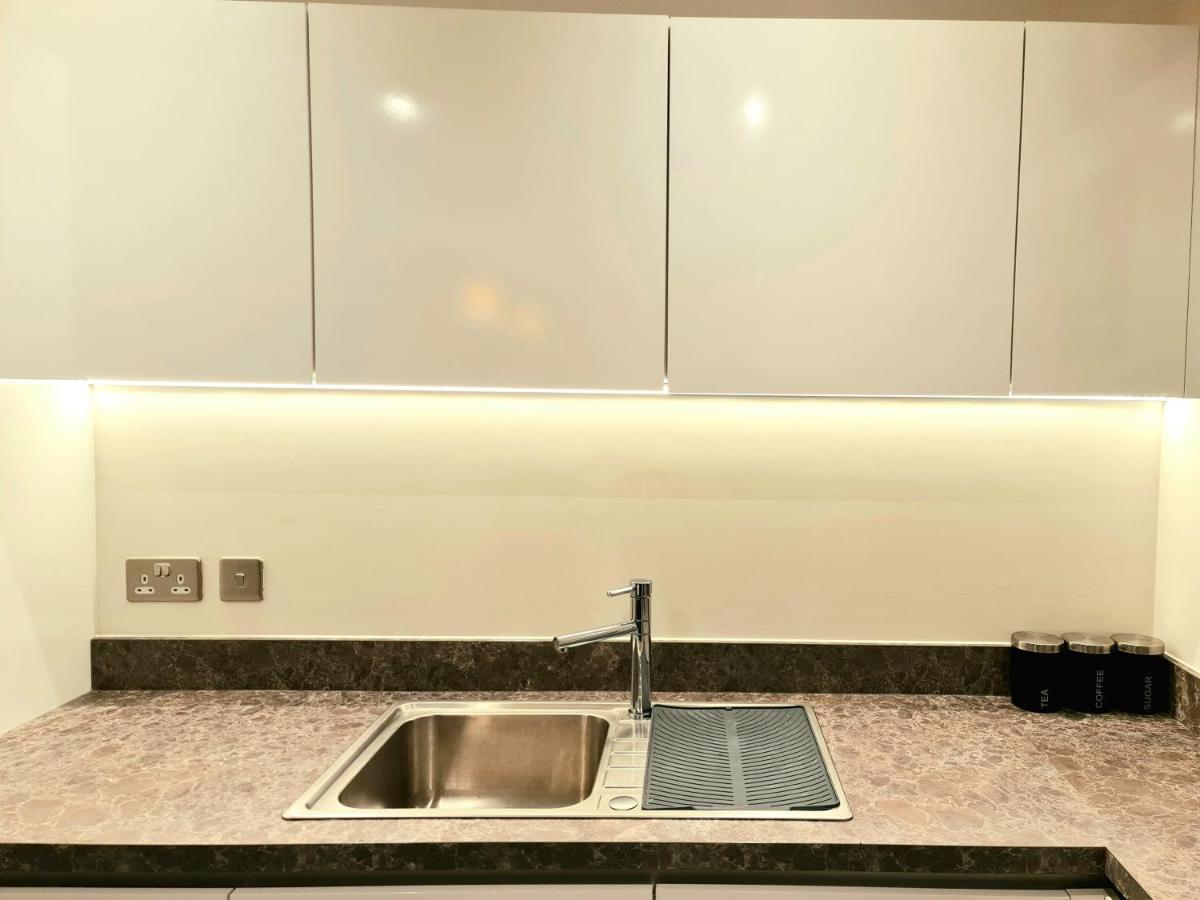 Exquisite Cosy 2-Bed Apartment In Salford Manchester Kültér fotó