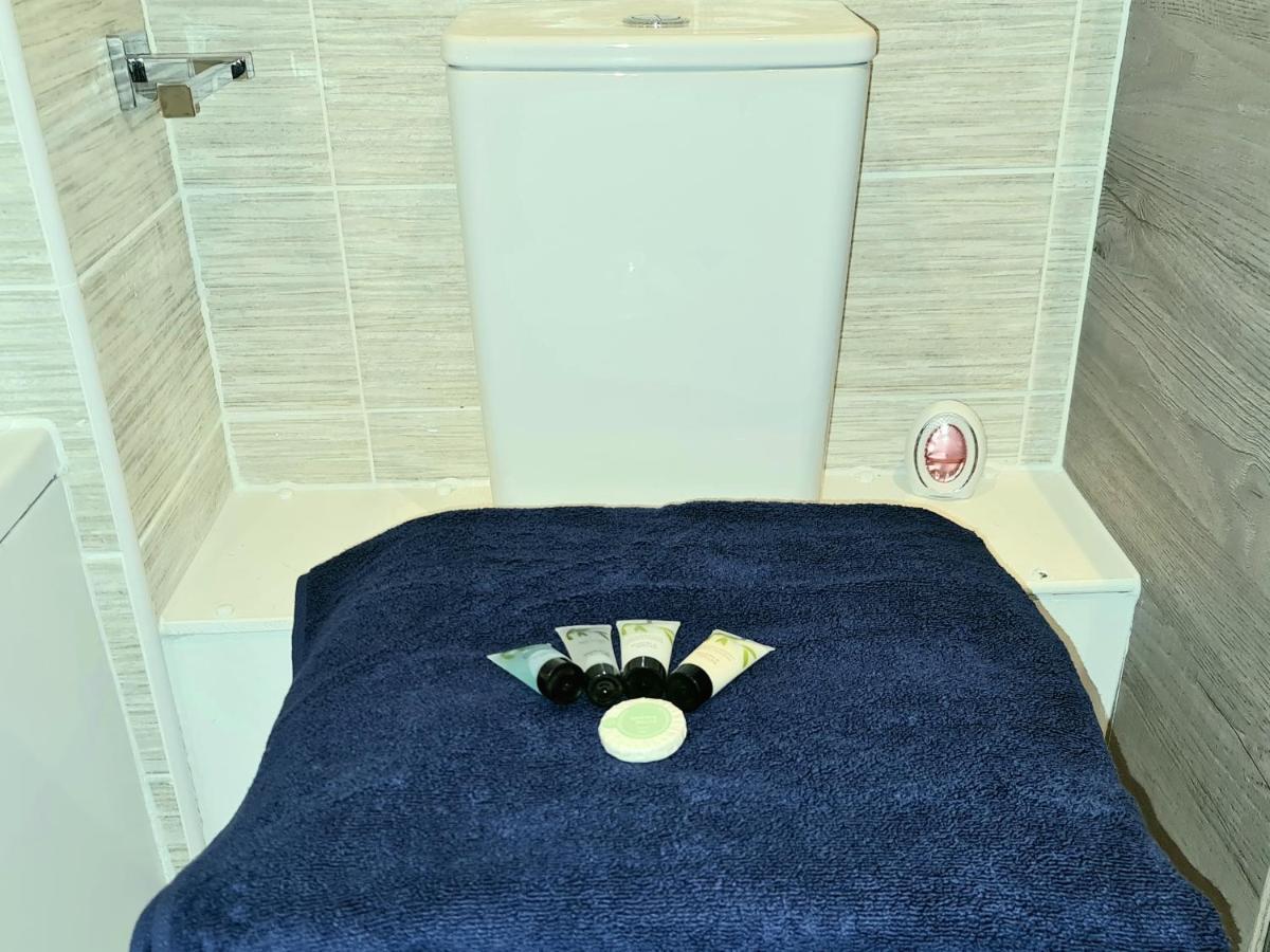 Exquisite Cosy 2-Bed Apartment In Salford Manchester Kültér fotó