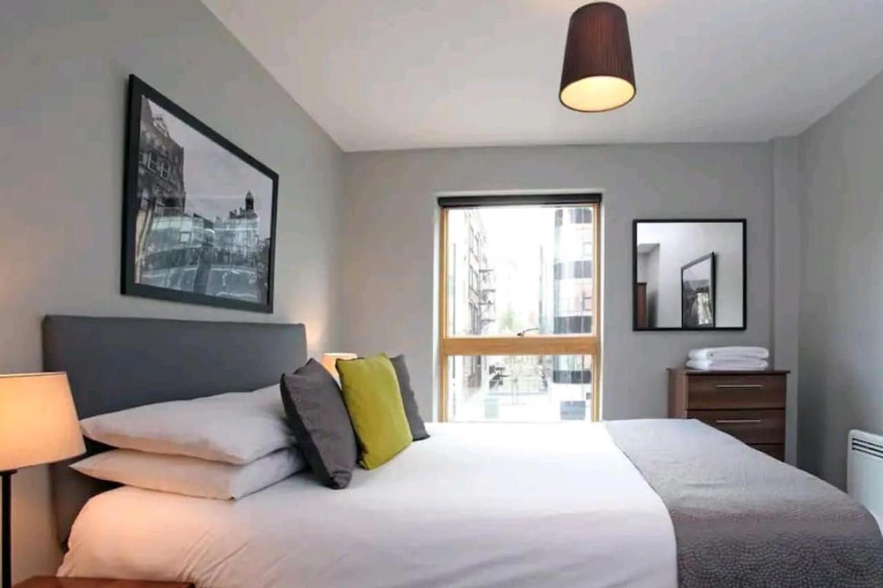 Exquisite Cosy 2-Bed Apartment In Salford Manchester Kültér fotó