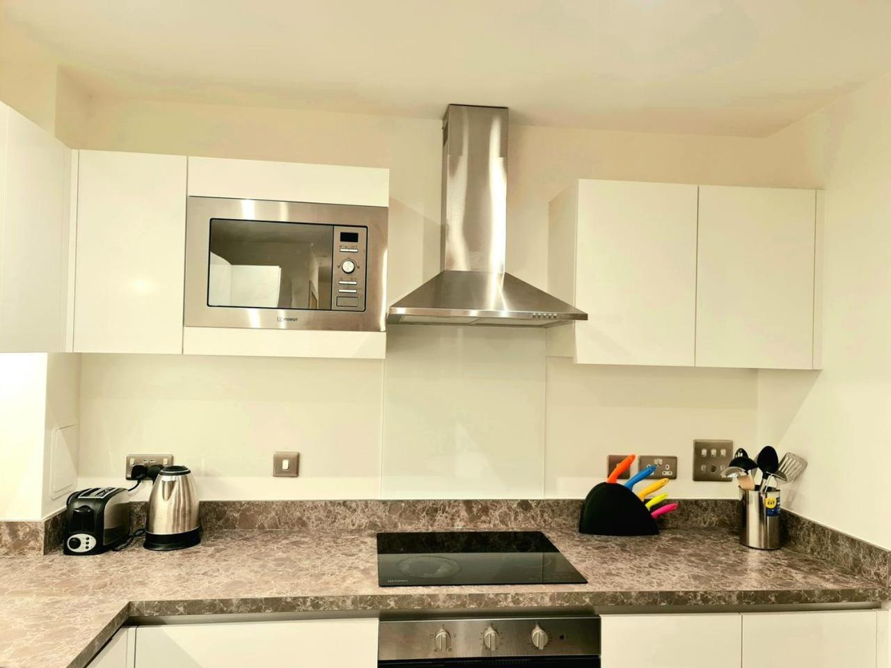 Exquisite Cosy 2-Bed Apartment In Salford Manchester Kültér fotó