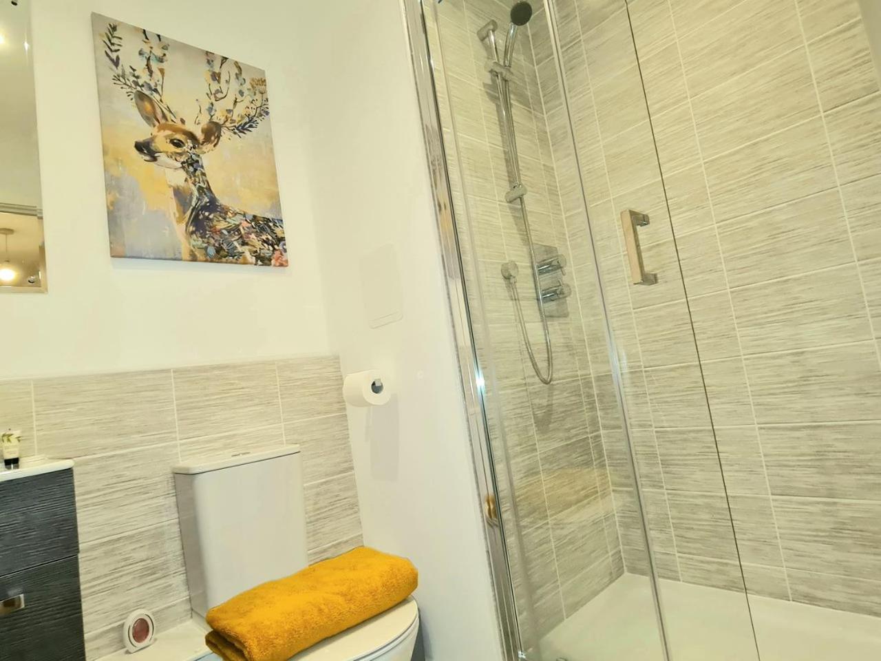 Exquisite Cosy 2-Bed Apartment In Salford Manchester Kültér fotó
