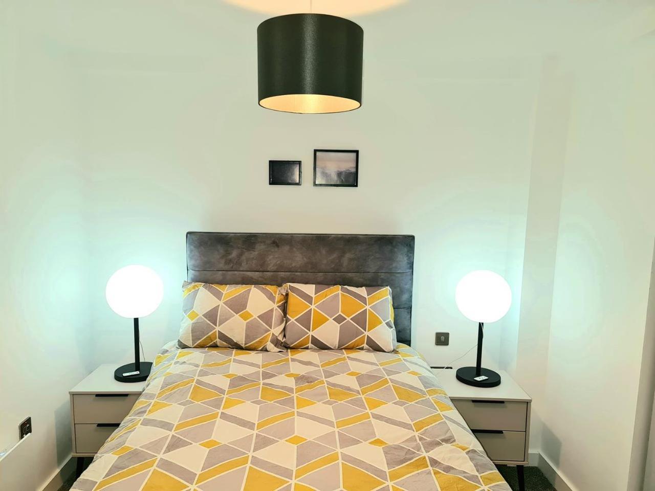 Exquisite Cosy 2-Bed Apartment In Salford Manchester Kültér fotó